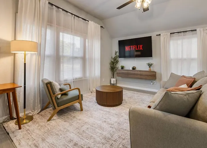 Cozy 3br Near Downtown Fw Sleeps 8 * Fort Worth