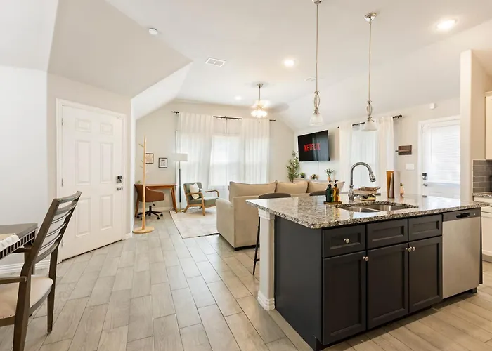Cozy 3br Near Downtown Fw Sleeps 8 * Fort Worth