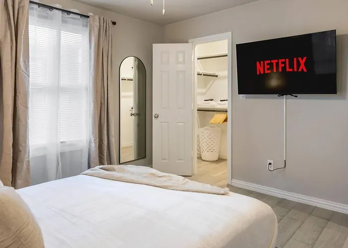 Cozy 3br Near Downtown Fw Sleeps 8