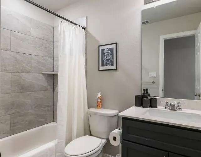 Cozy 3br Near Downtown Fw Sleeps 8 Fort Worth
